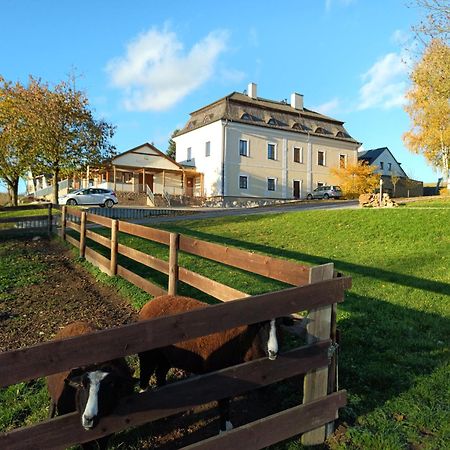 Resort Lisensky Dvur Sněžné Exterior foto